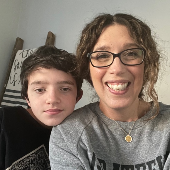 Meet your Posher, Holly - Picture 2 of 12